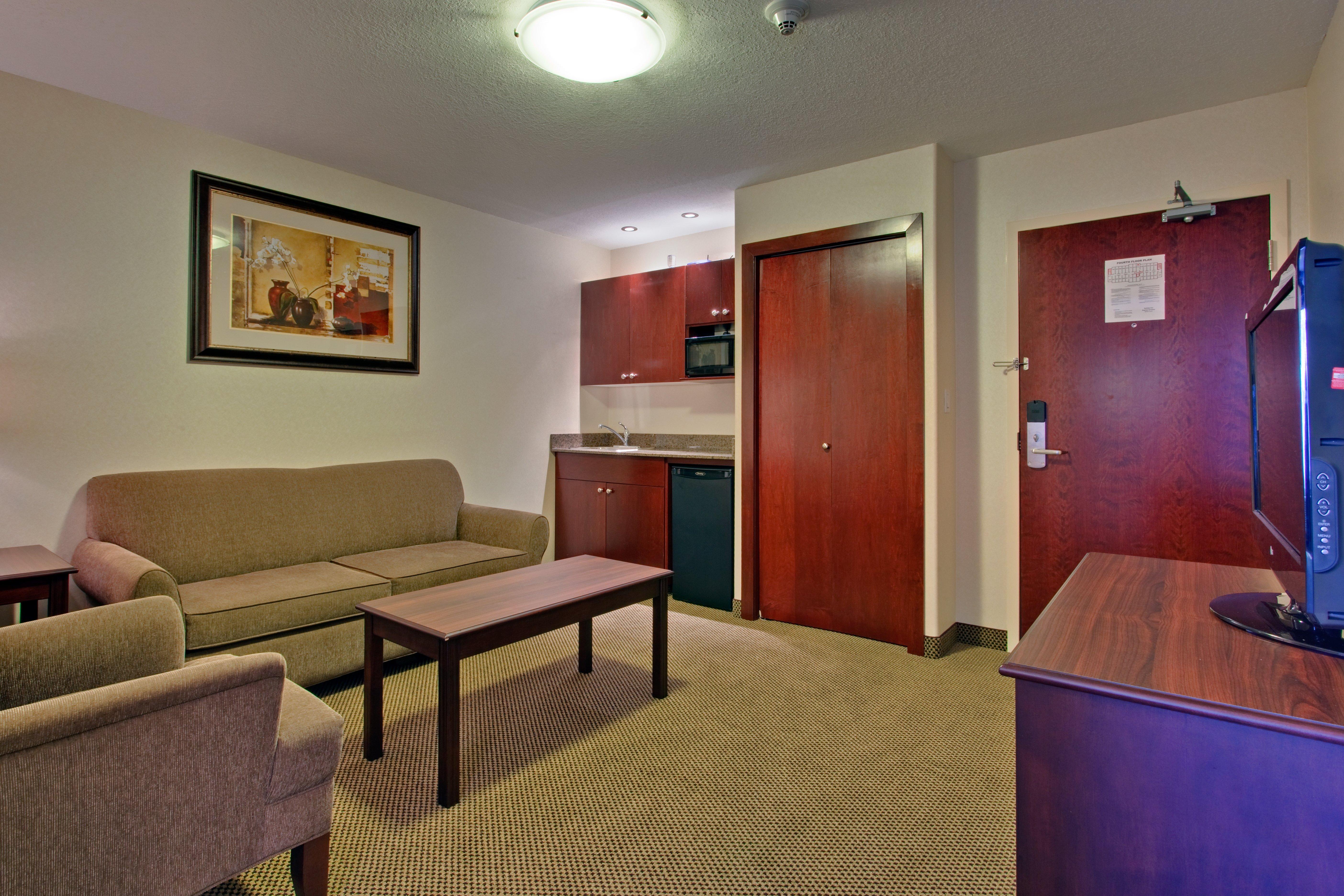 Holiday Inn Express & Suites Whitecourt By Ihg Интериор снимка