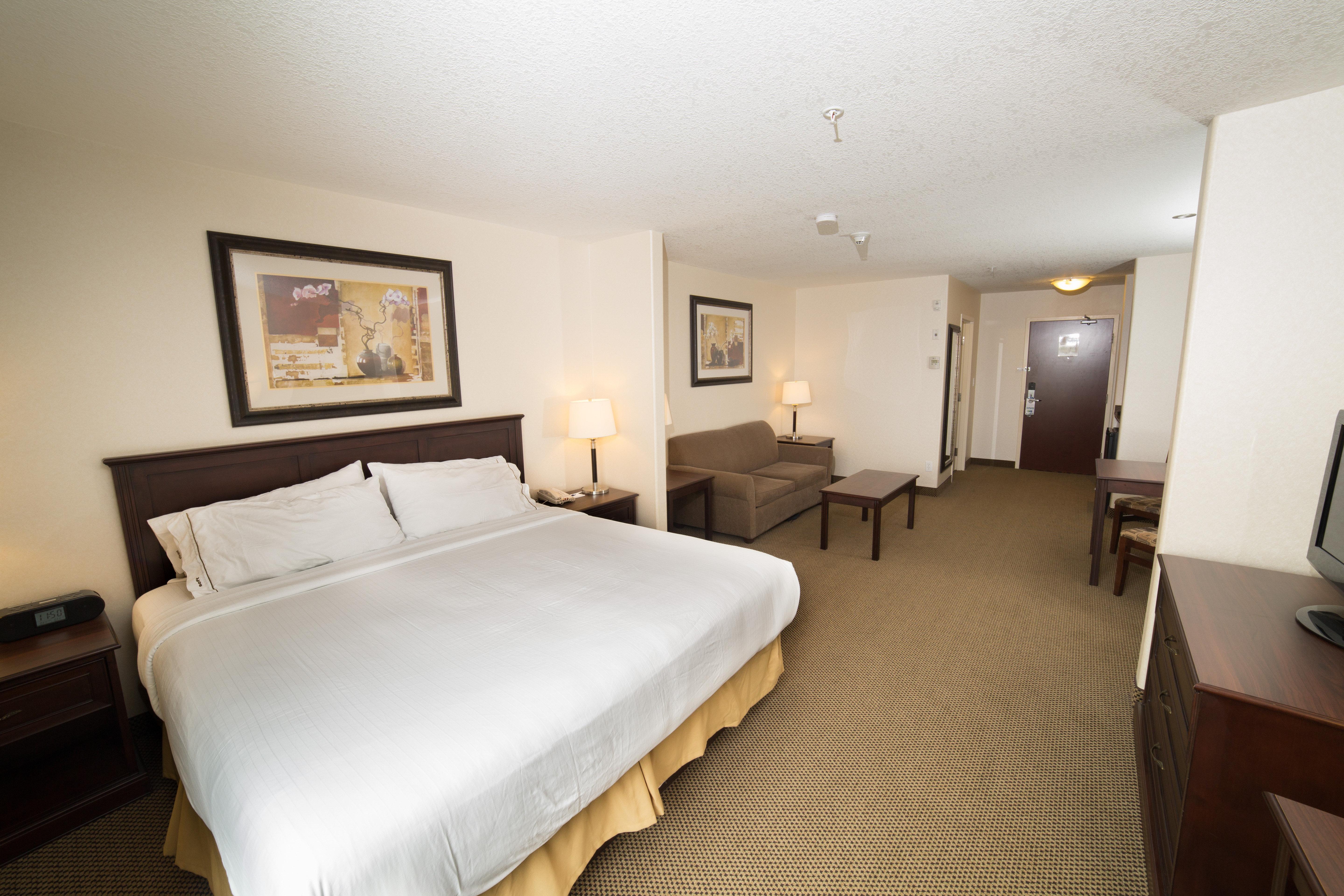 Holiday Inn Express & Suites Whitecourt By Ihg Екстериор снимка