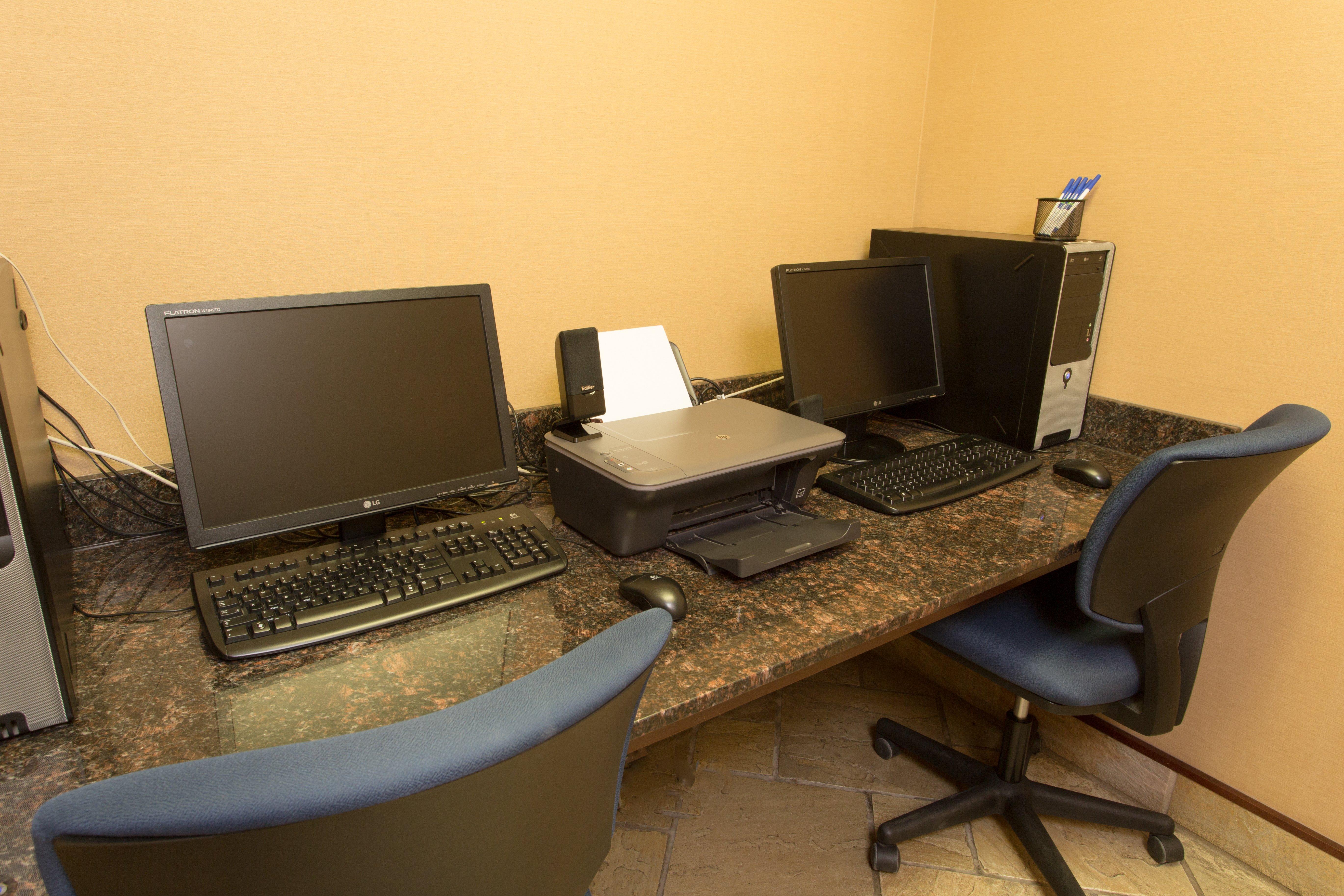 Holiday Inn Express & Suites Whitecourt By Ihg Екстериор снимка
