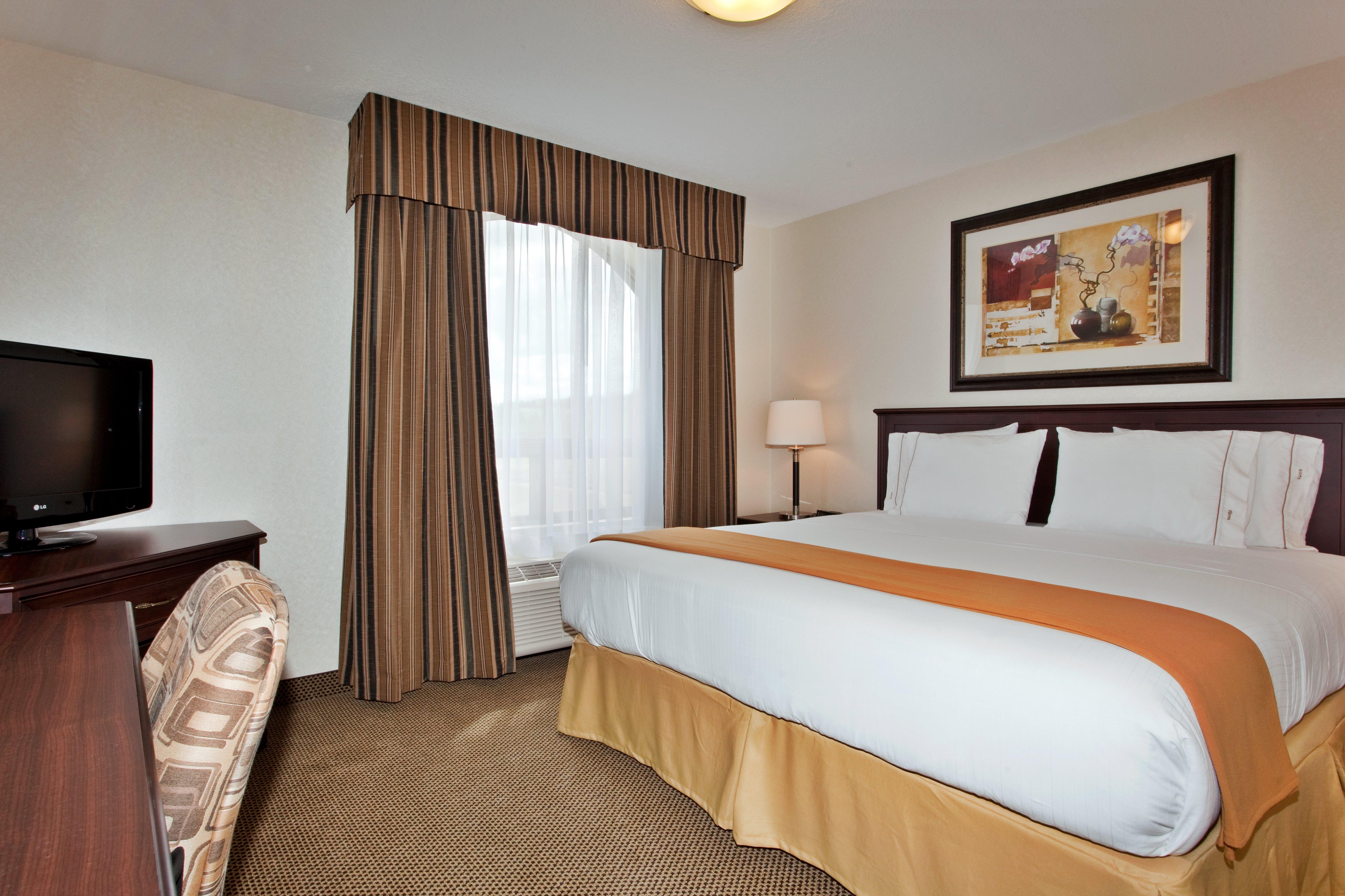 Holiday Inn Express & Suites Whitecourt By Ihg Екстериор снимка