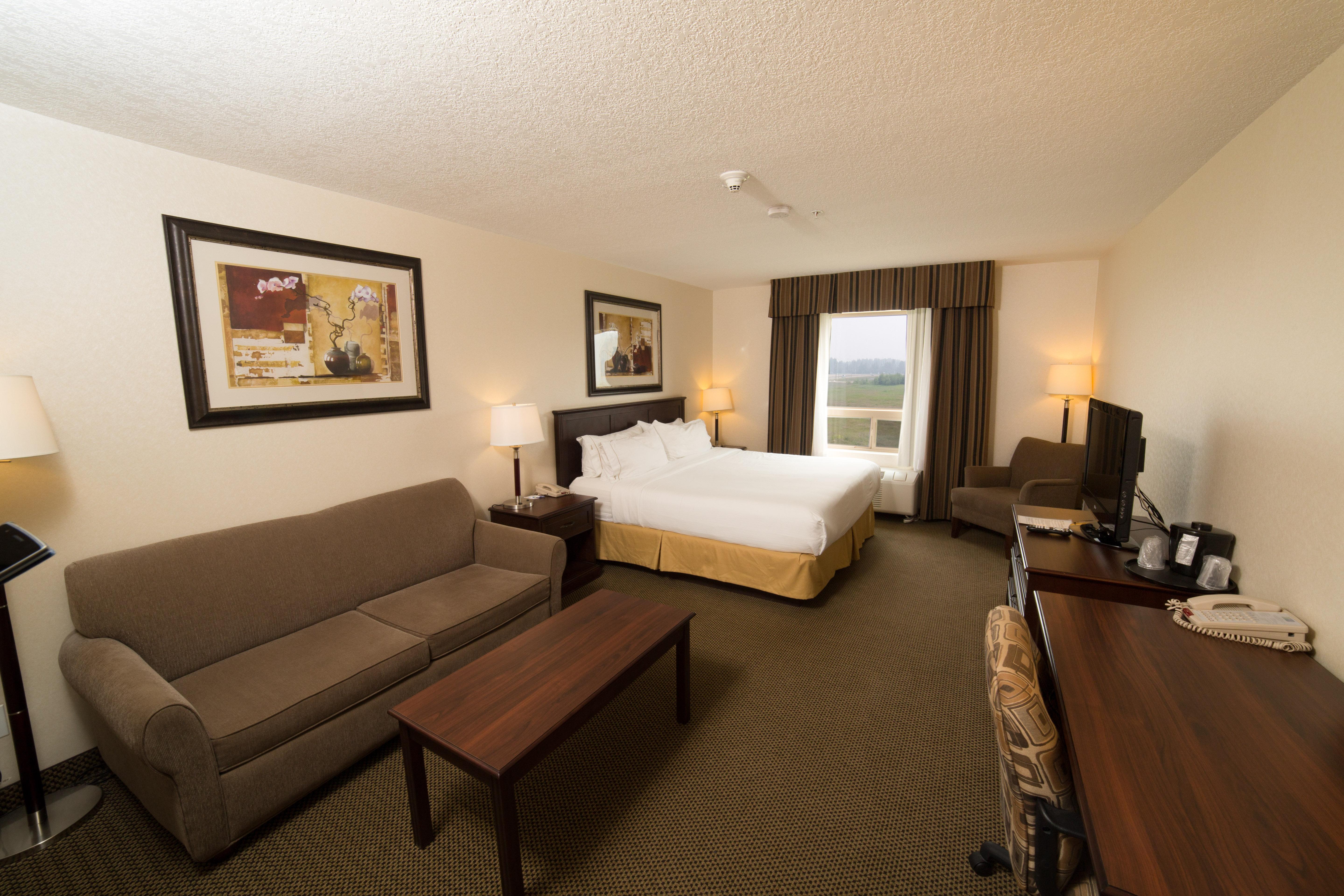 Holiday Inn Express & Suites Whitecourt By Ihg Екстериор снимка