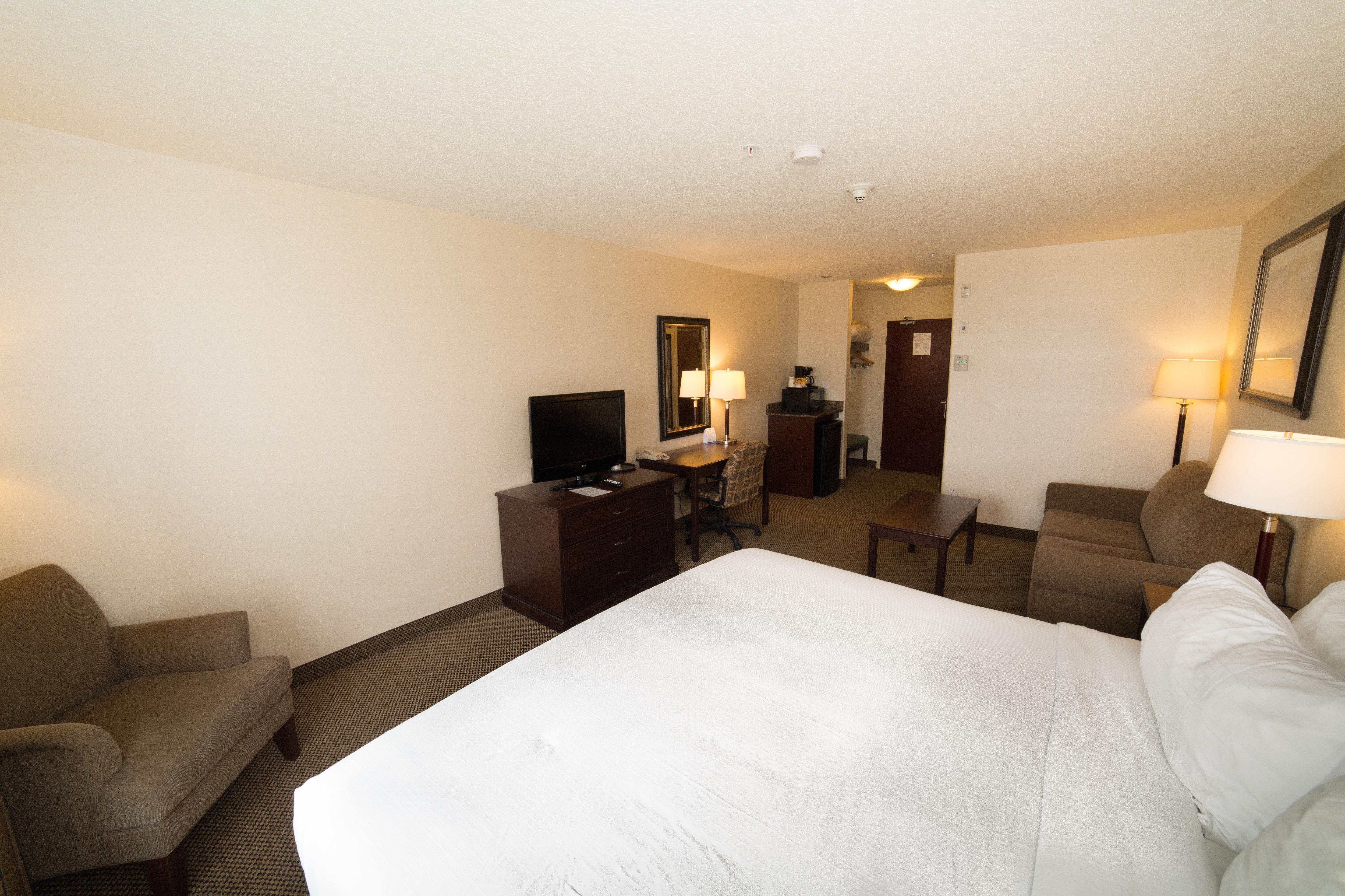 Holiday Inn Express & Suites Whitecourt By Ihg Екстериор снимка