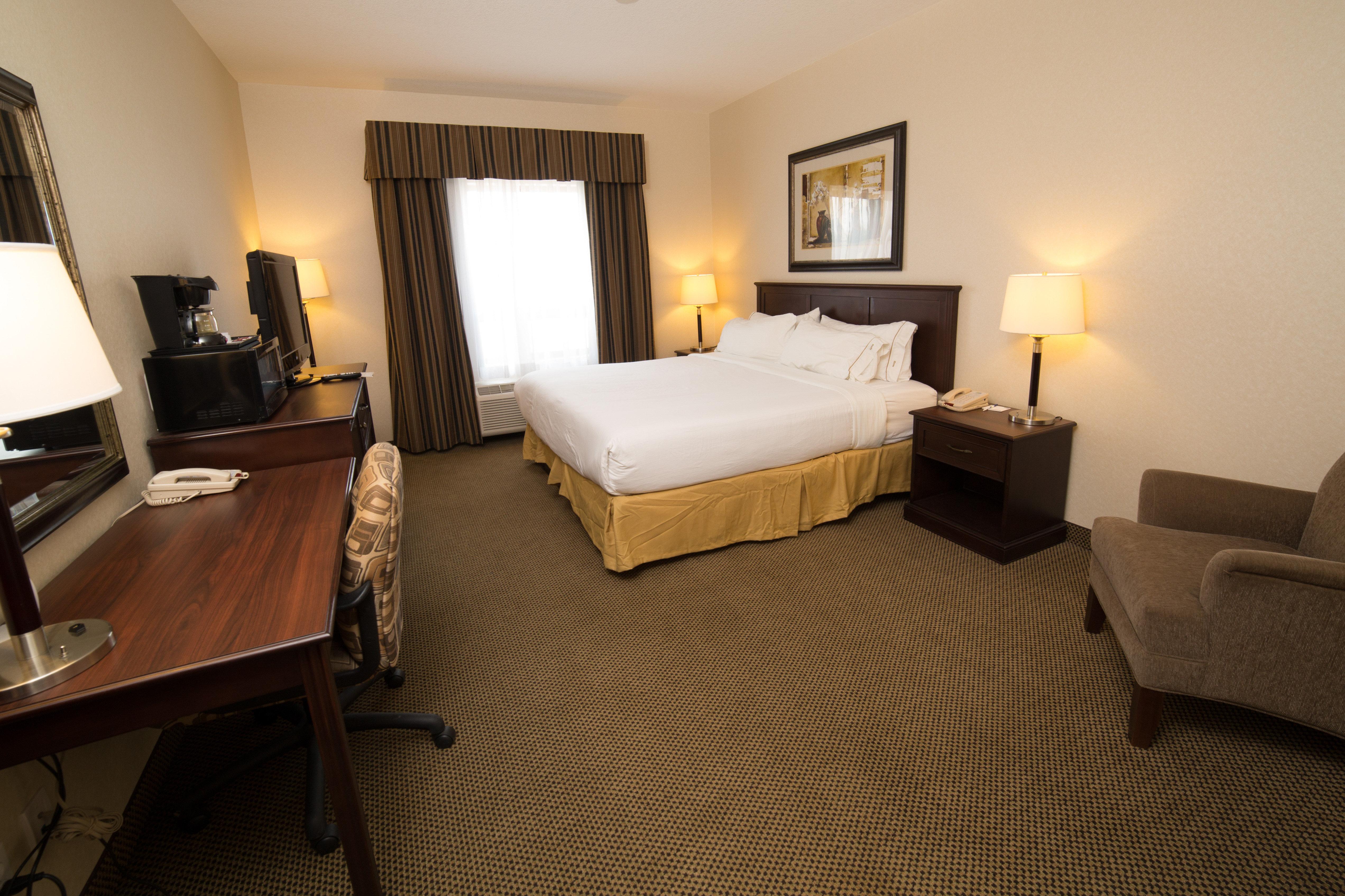 Holiday Inn Express & Suites Whitecourt By Ihg Екстериор снимка