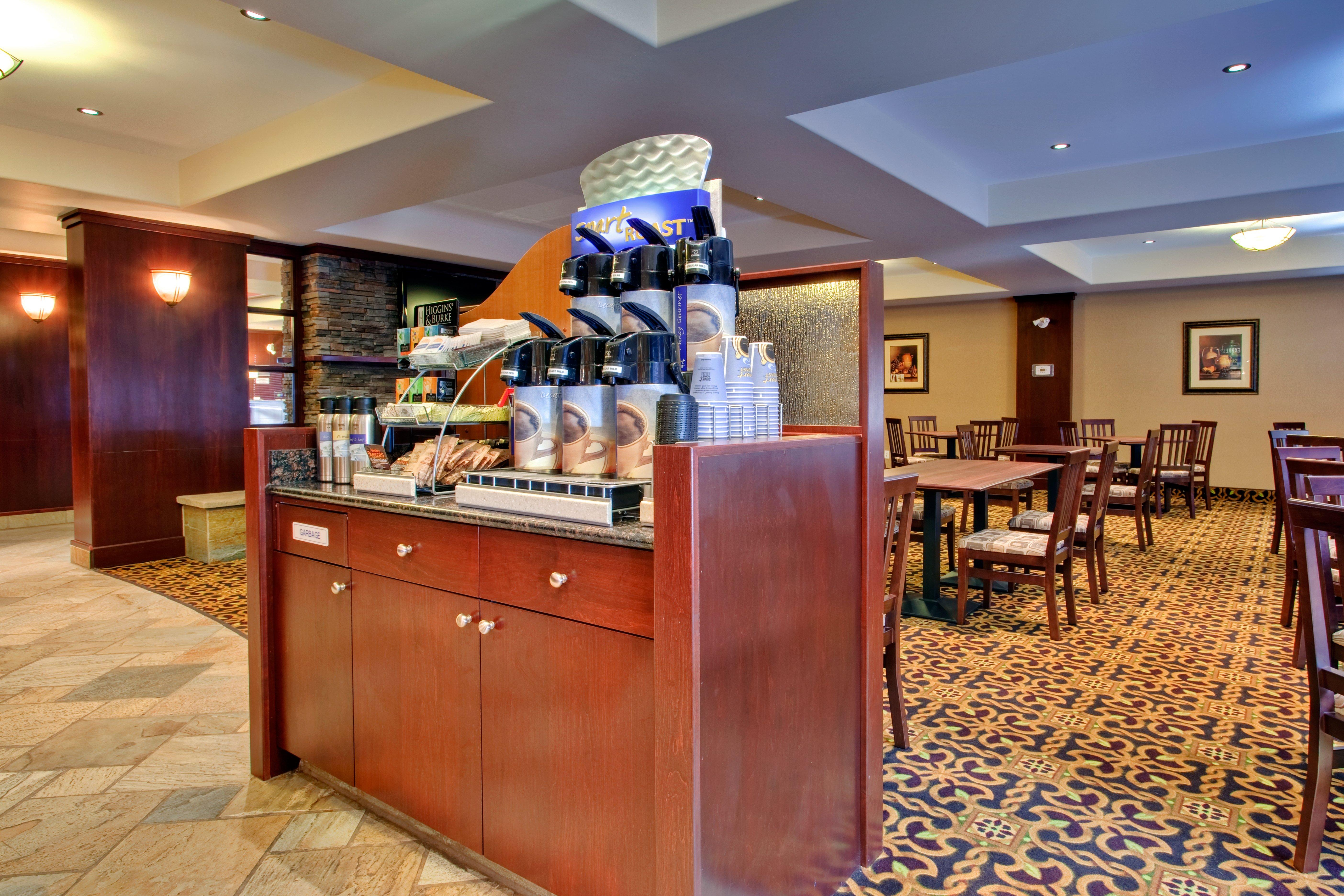 Holiday Inn Express & Suites Whitecourt By Ihg Екстериор снимка