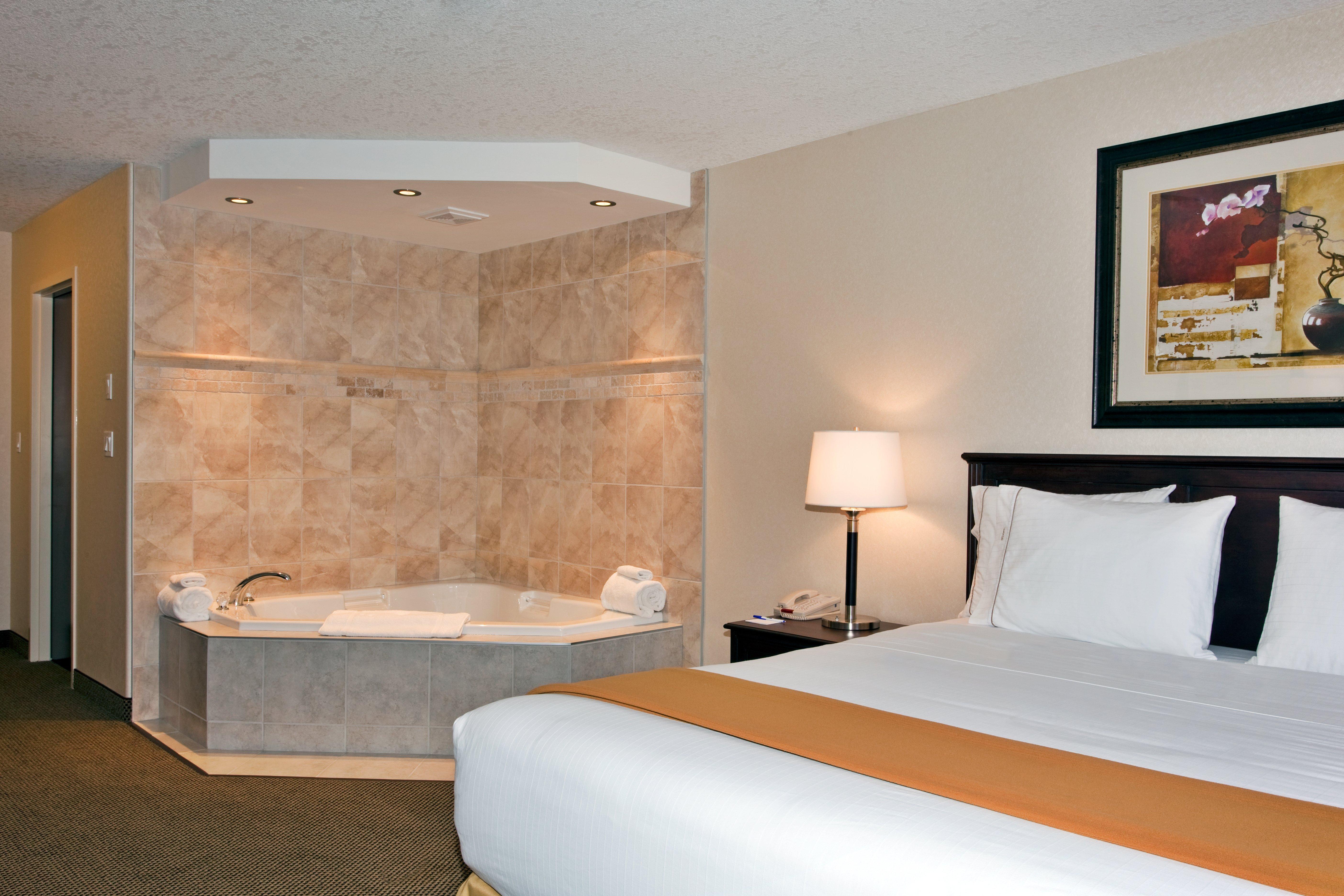 Holiday Inn Express & Suites Whitecourt By Ihg Екстериор снимка