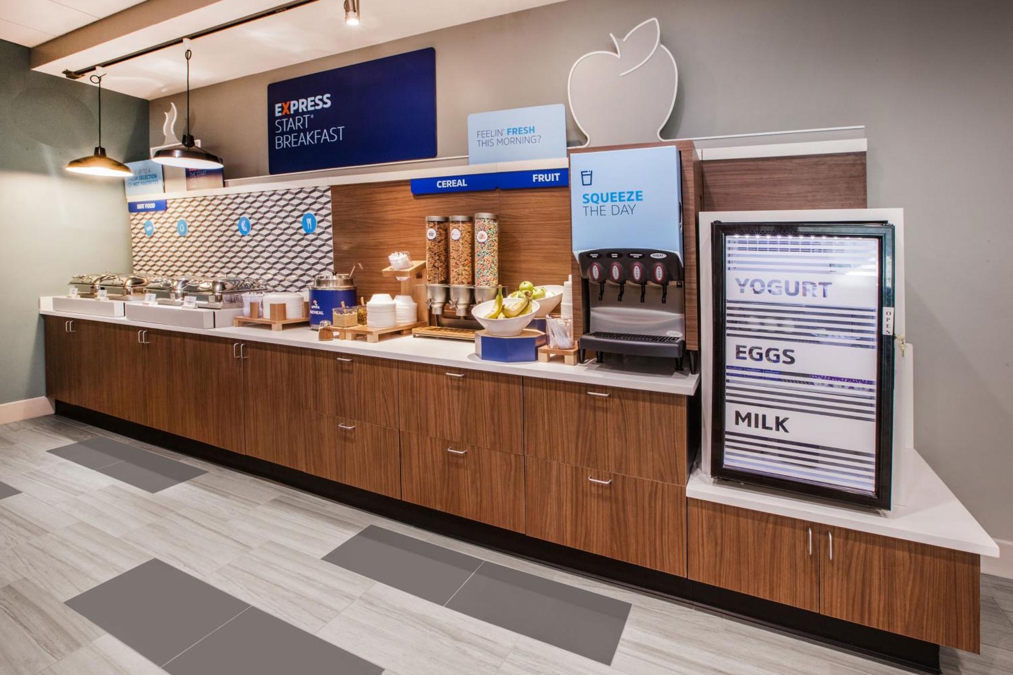 Holiday Inn Express & Suites Whitecourt By Ihg Екстериор снимка